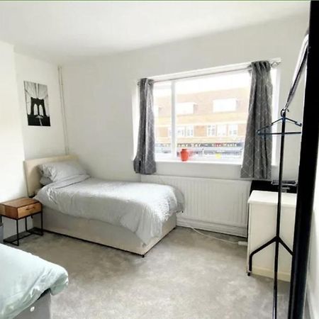4 Bedroom Property Close To The Harry Potter Studio And Watford Junction Exteriér fotografie